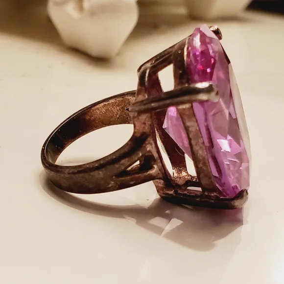 Victoria Secret Cocktail Ring, Purple stone - Picture 7 of 8